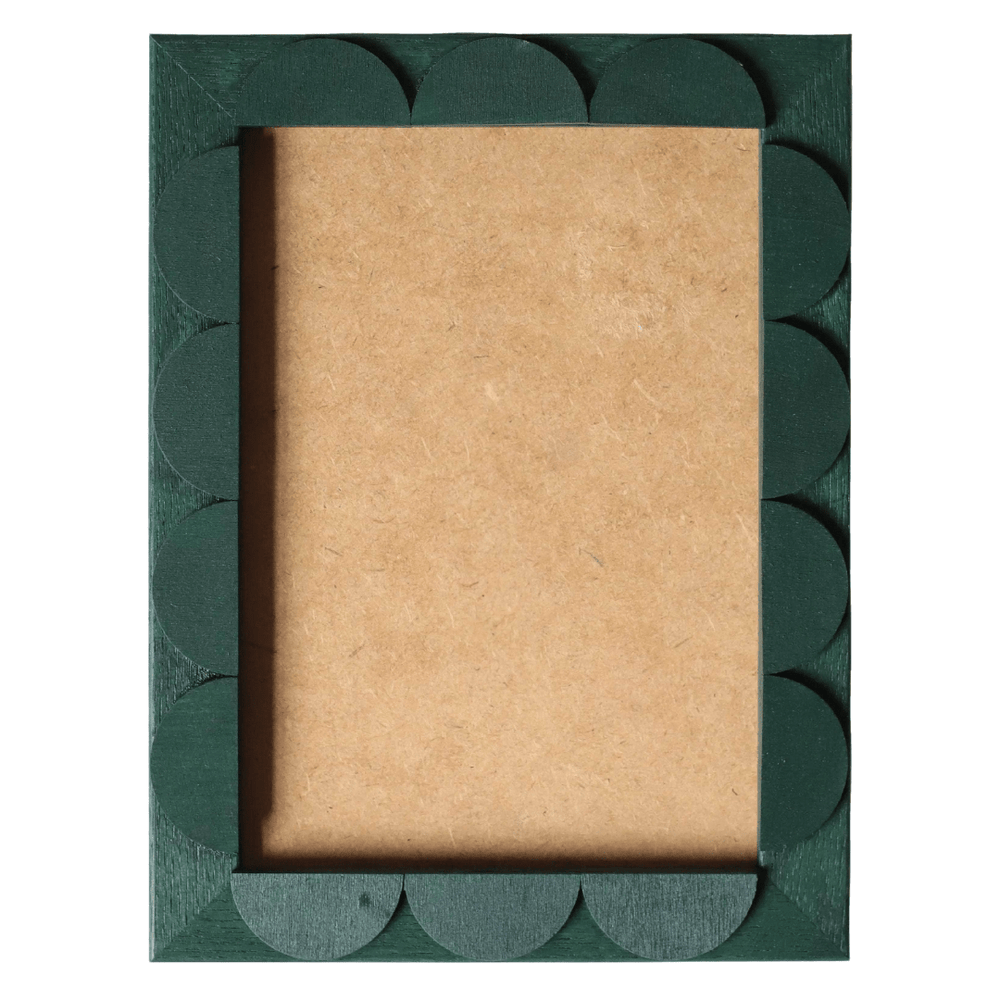 Evergreen Stained Scallop Frame