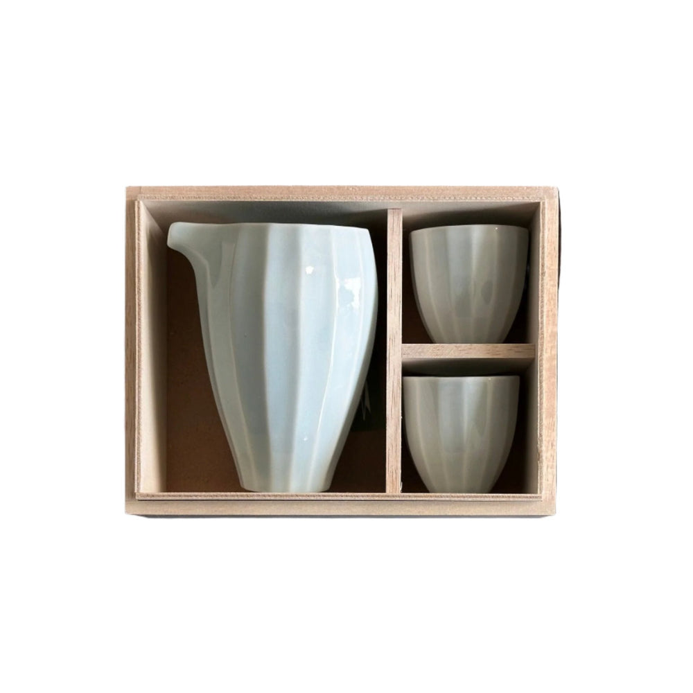 Hibiki Sake Bottle & Cups Set