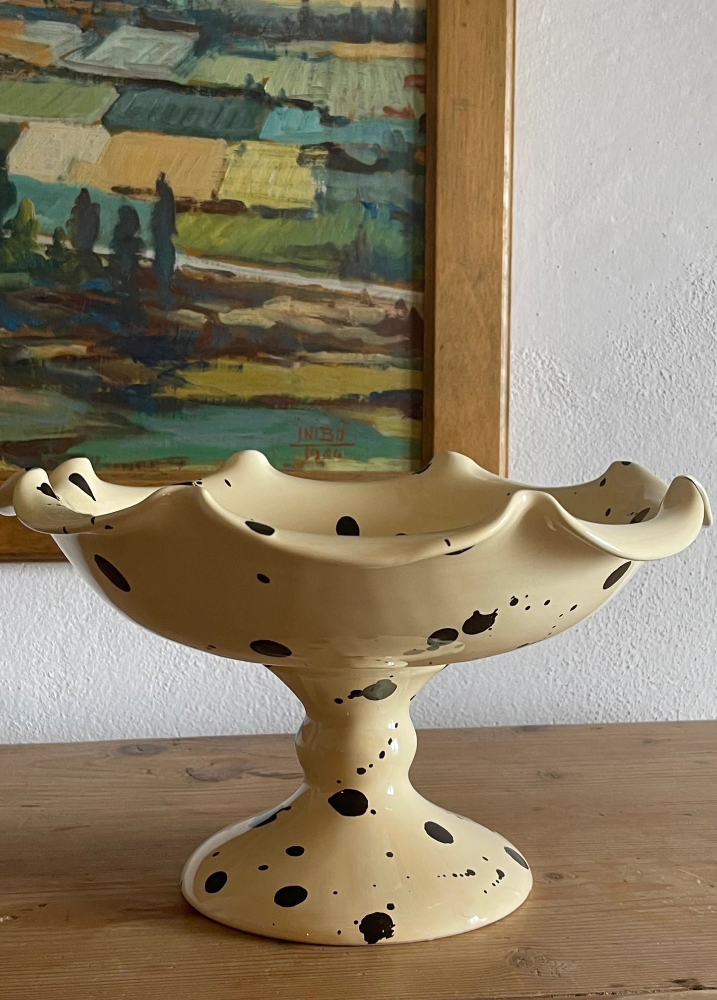 The Curvy Serving Bowl with Stand