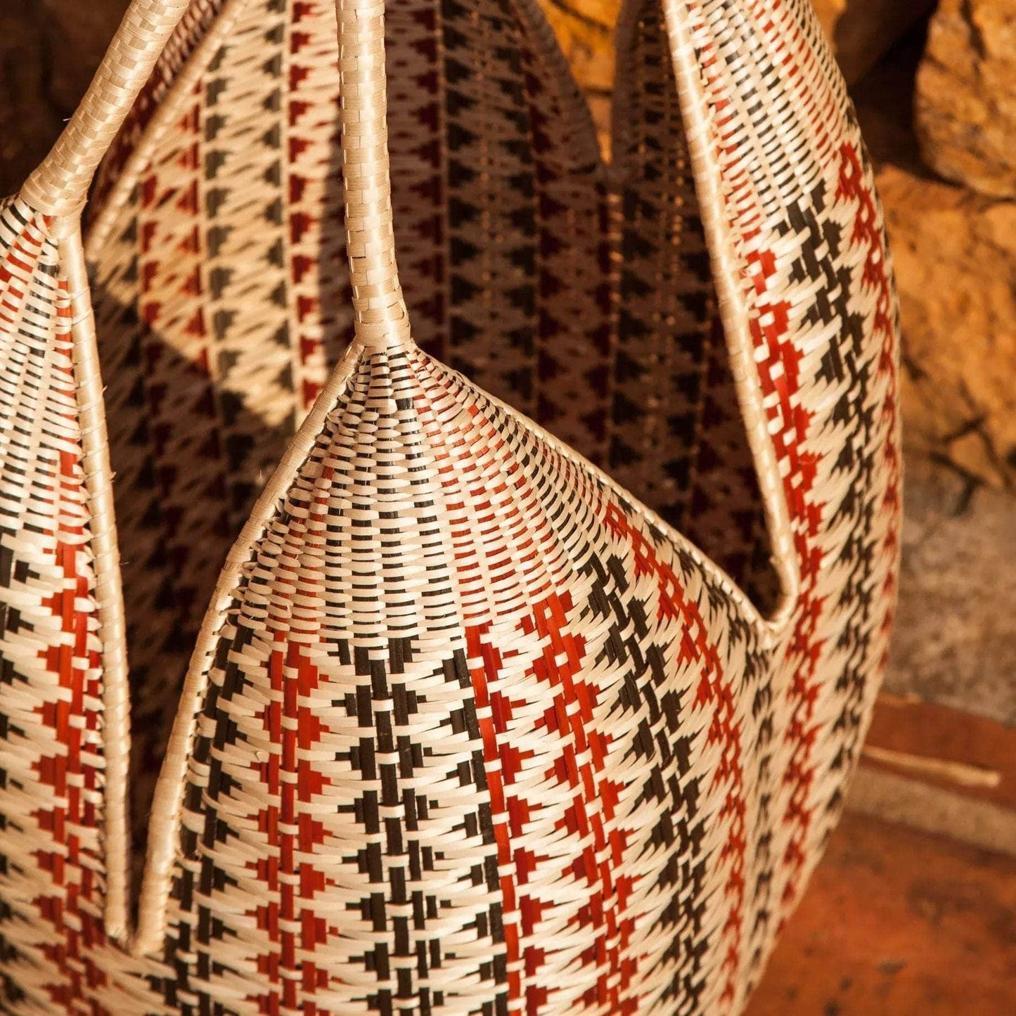 Guapi Cuatro Tetas Basket | Chequered