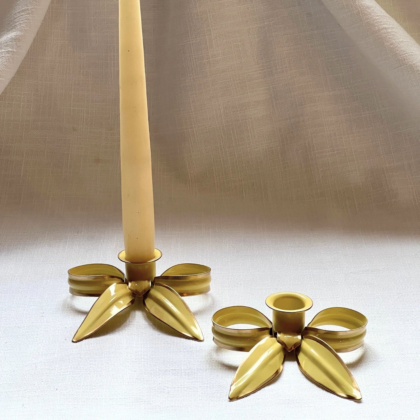 A Pair of Bow Candleholders - Soft Yellow