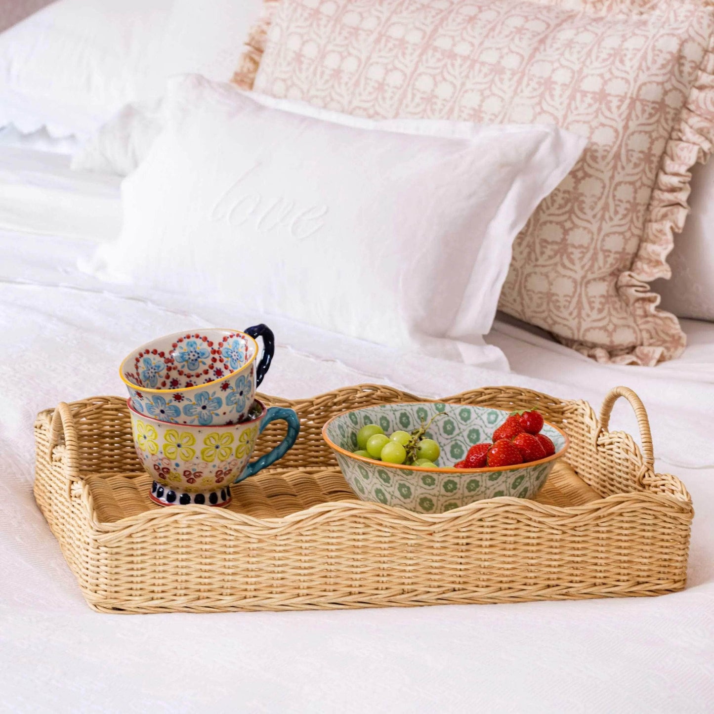 Rattan Scalloped Tray (Natural)