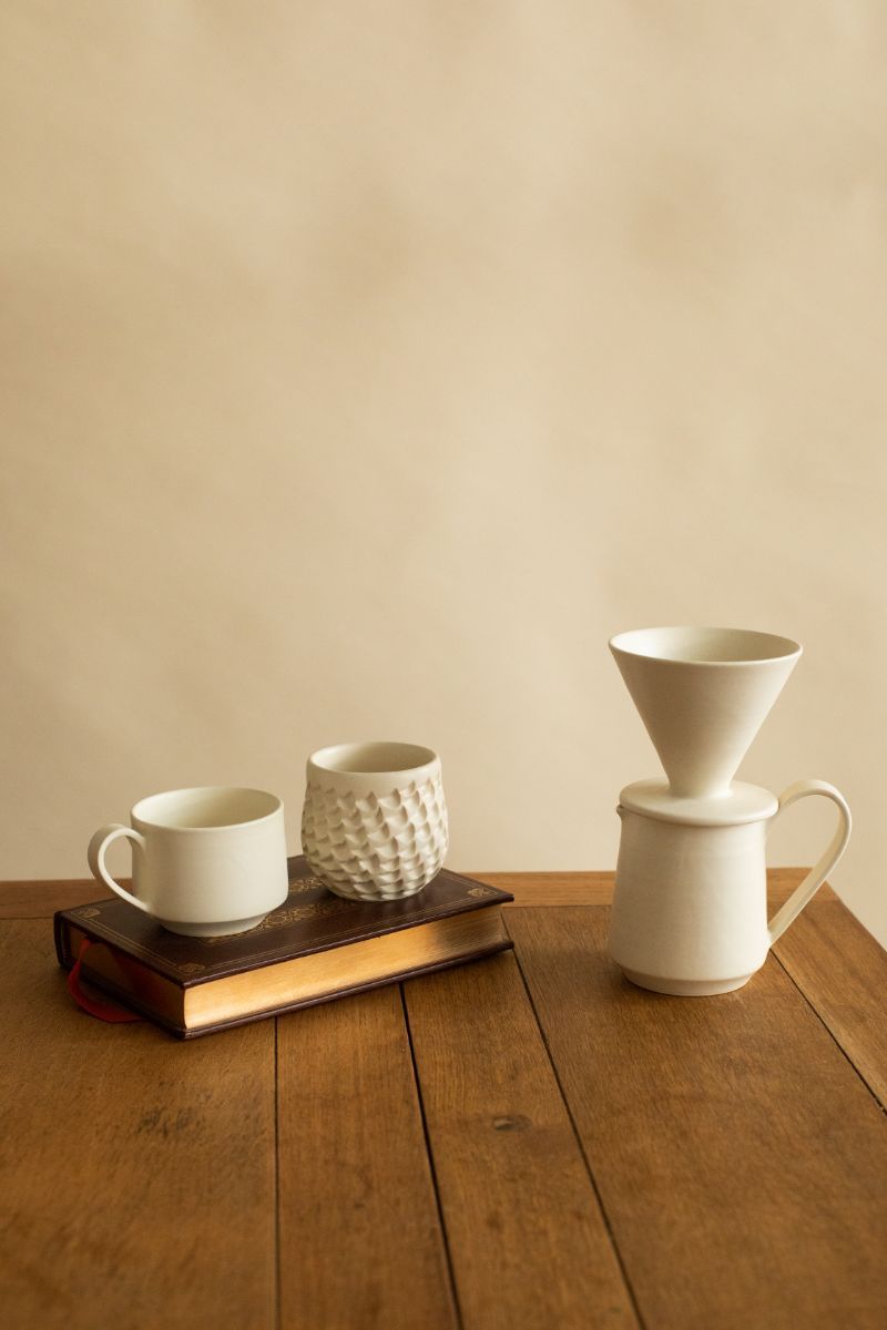 Yoshida Pottery Off-white Coffee Cup