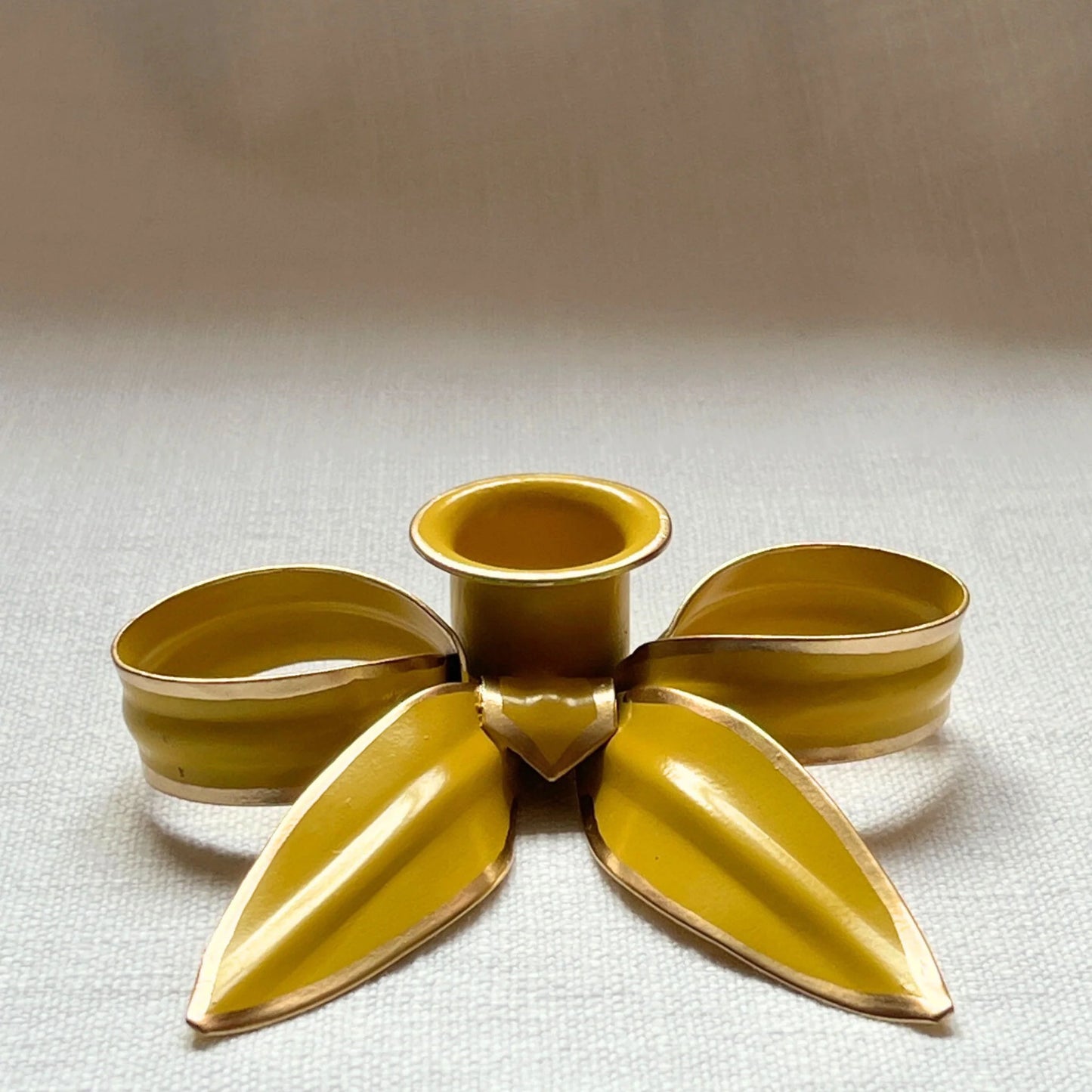 A Pair of Bow Candleholders - Sunshine Yellow