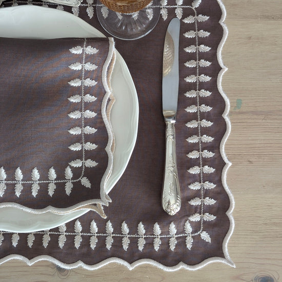 Provence- Brown Linen Garland Placemat and Napkin Set