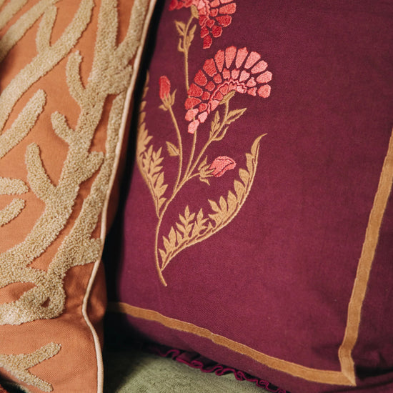 Cushion Carry Burgundy & Caramel