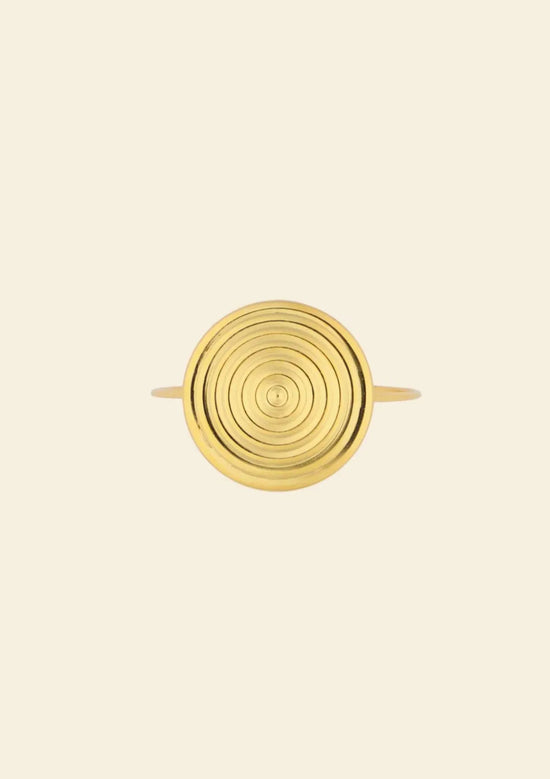 The Swirl Gold Napkin Ring