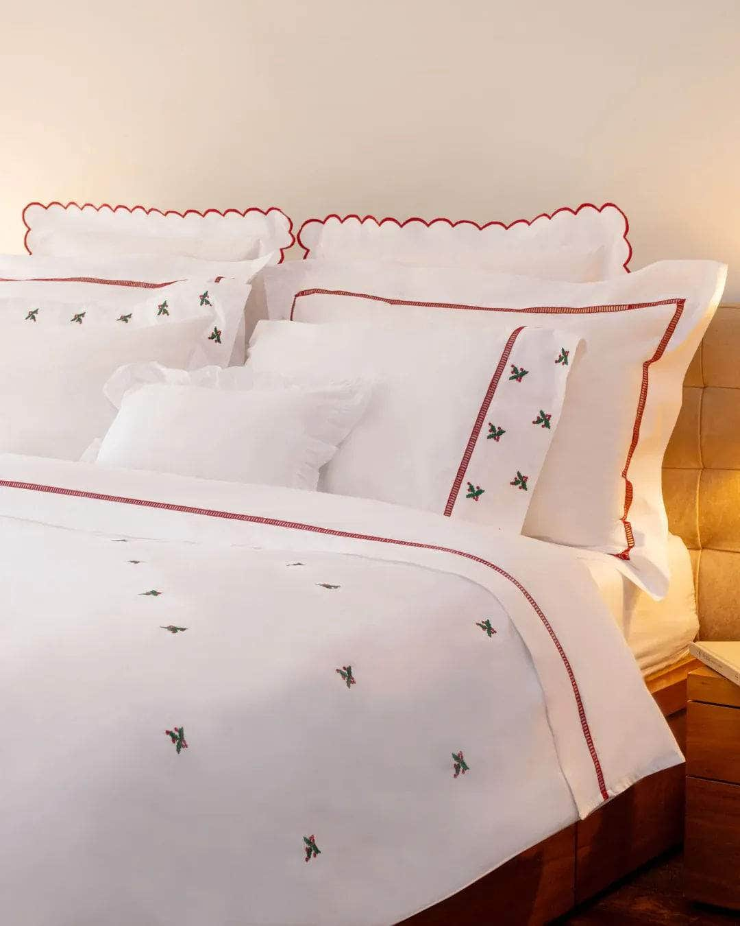 Holly Bedding Set