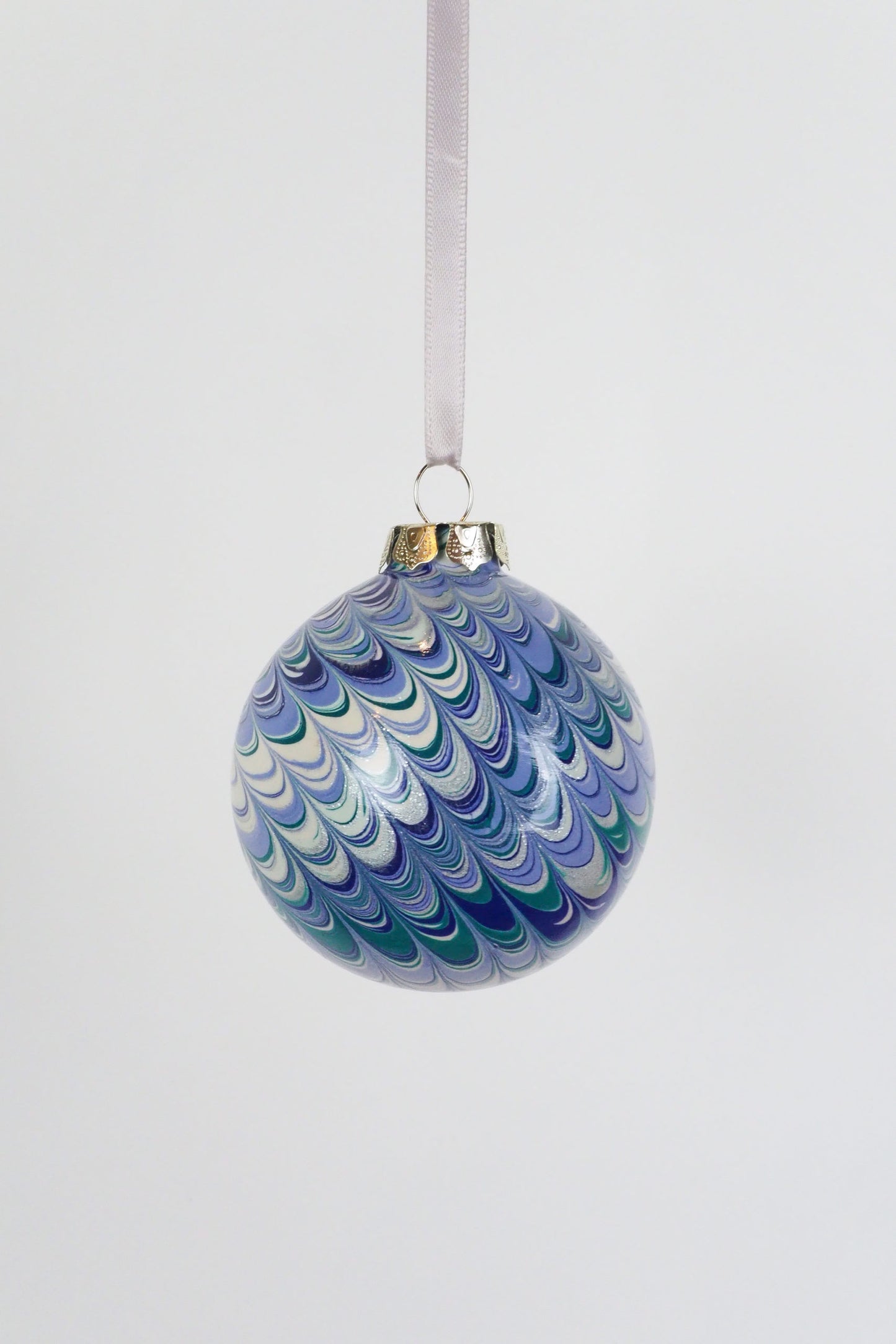 Medium Glacier Marbled Bauble