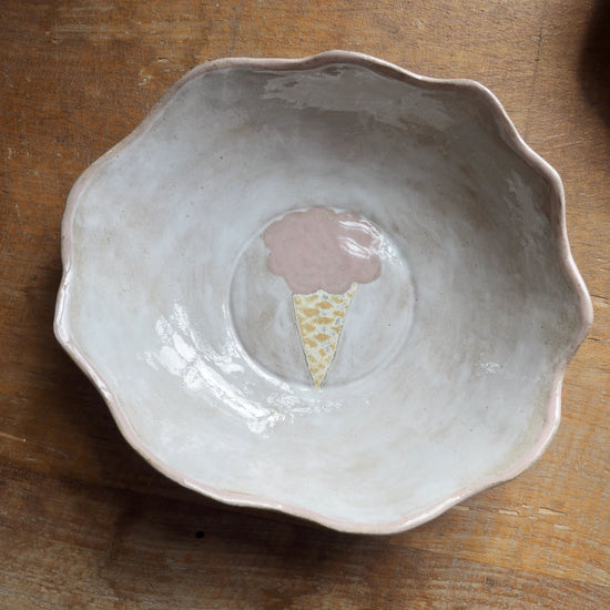 Ceramic Ice Cream Cornet Bowls With Gloss Oatmeal Glaze