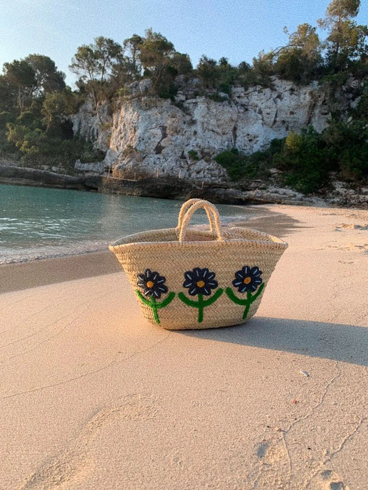 Hand Embroidered Market Basket, Daisy