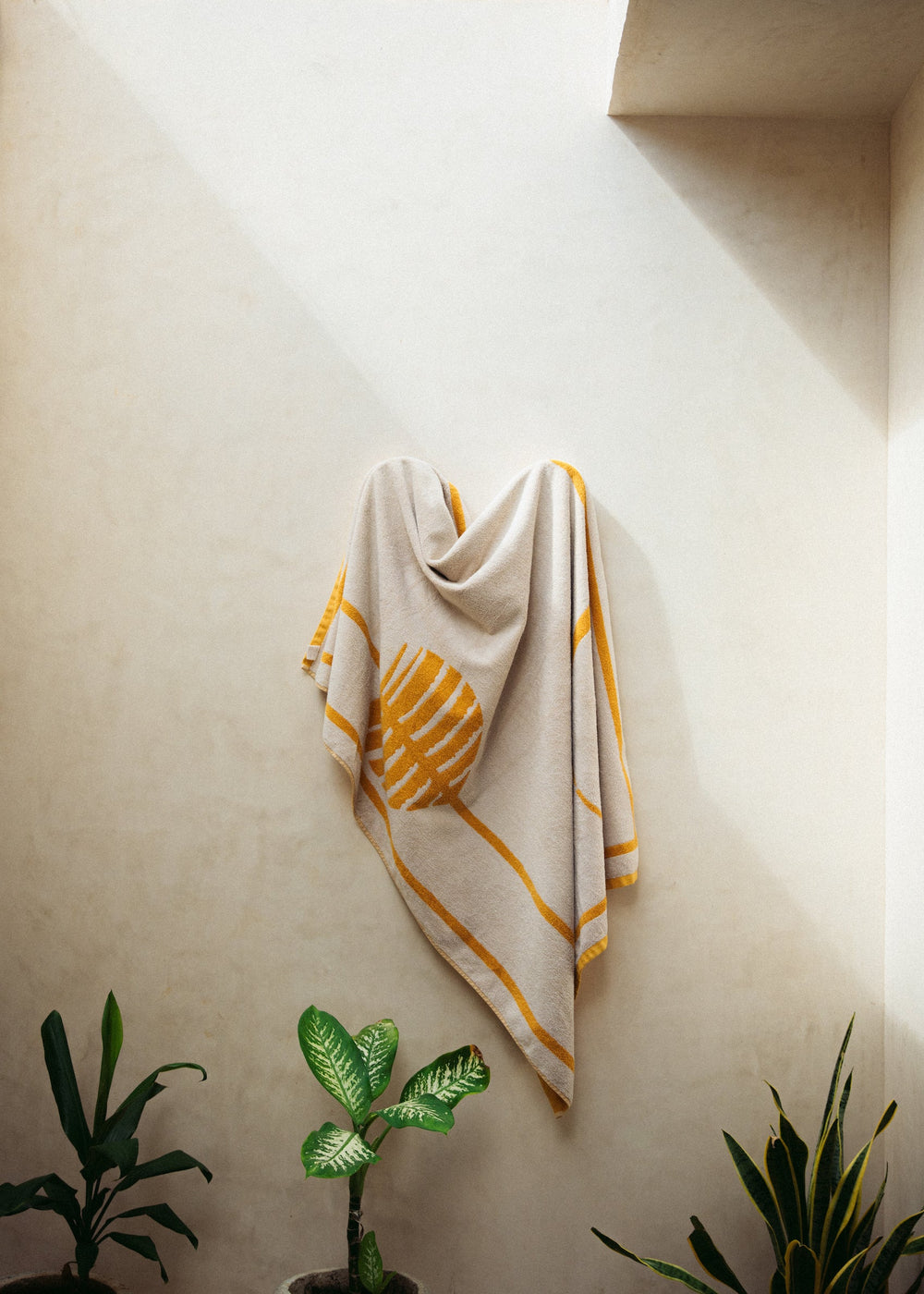 The Bee and Classic Towel Pair