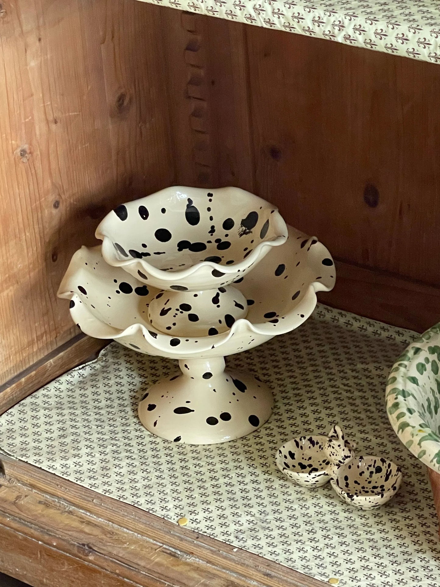 The Curvy Mini Bowl with Stand