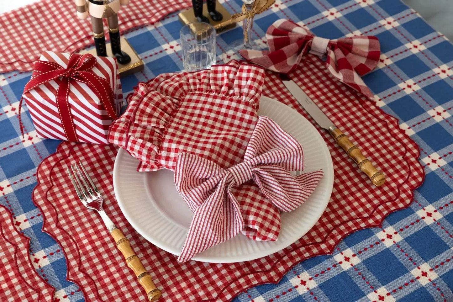 Winterberry Stitch Tablecloth