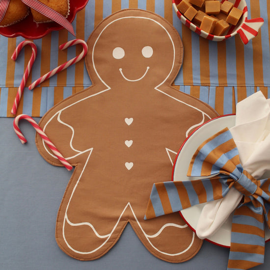 Gingerbread Cookie placemat L'amour des Bonbons x Maison Flâneur