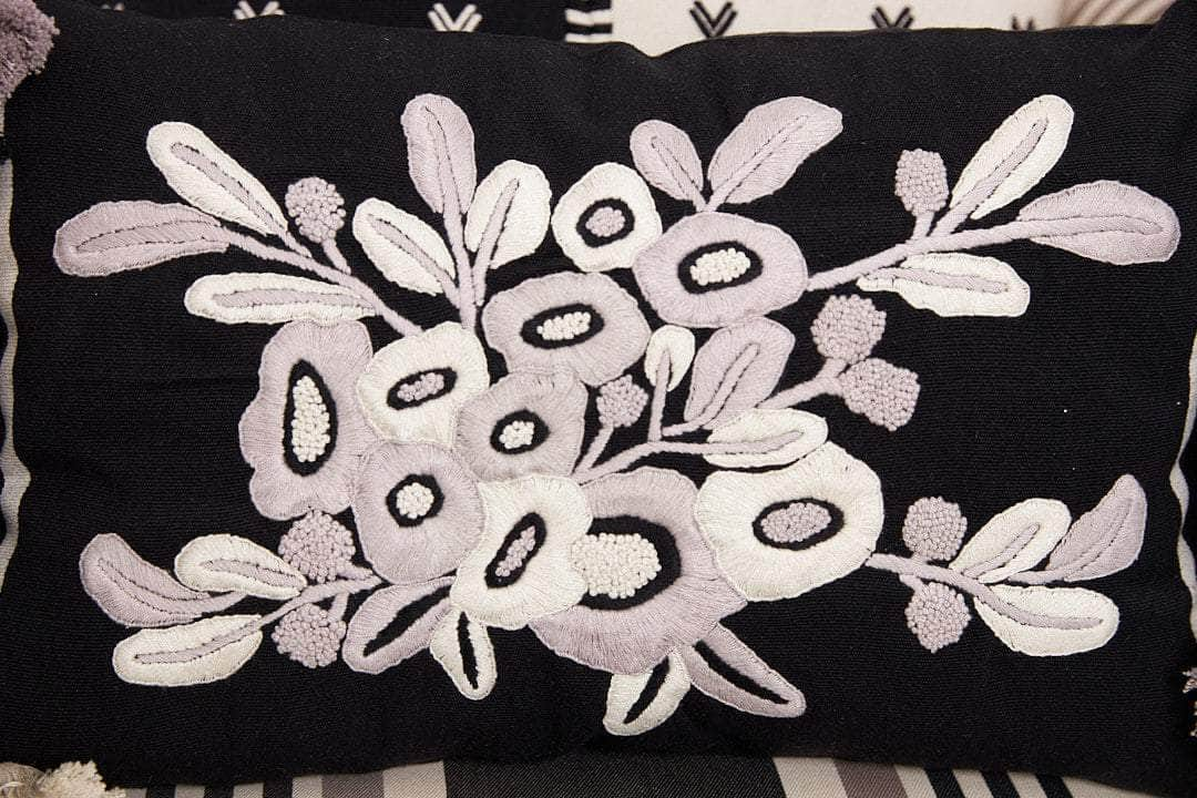 Dia y Noche - Small Cushion Cover