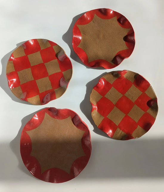 Set of 4 Red Wavy Check & Scalloped Side Plates