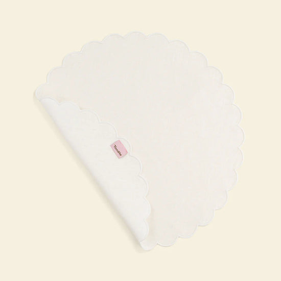 The White Linen Scalloped Round Placemats (Set of 2)