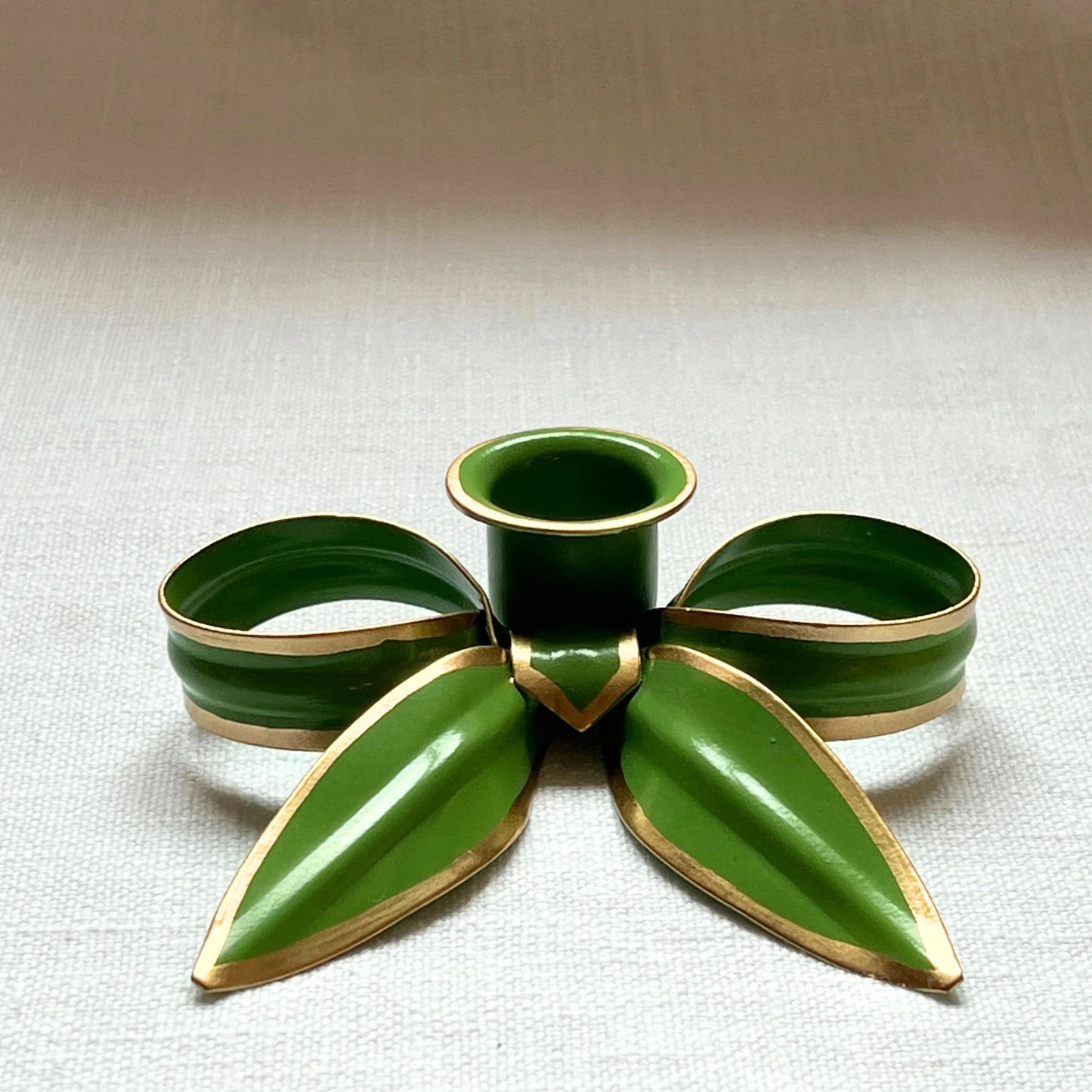 A Pair of Bow Candleholders - Apple Green