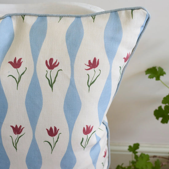 Tulip Wave (sky) Linen Cushion, Piped | 55cm