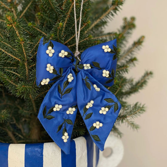 Puffy Christmas Bow “Winter Berries”