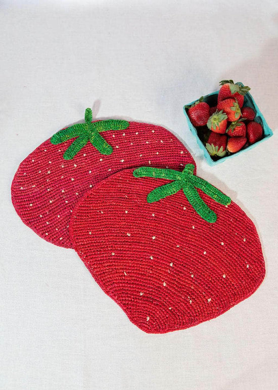 Strawberry raffia placemat, woven tabletop