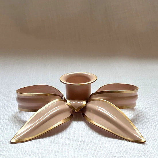 A Pair of Bow Candleholders - Rose Pink