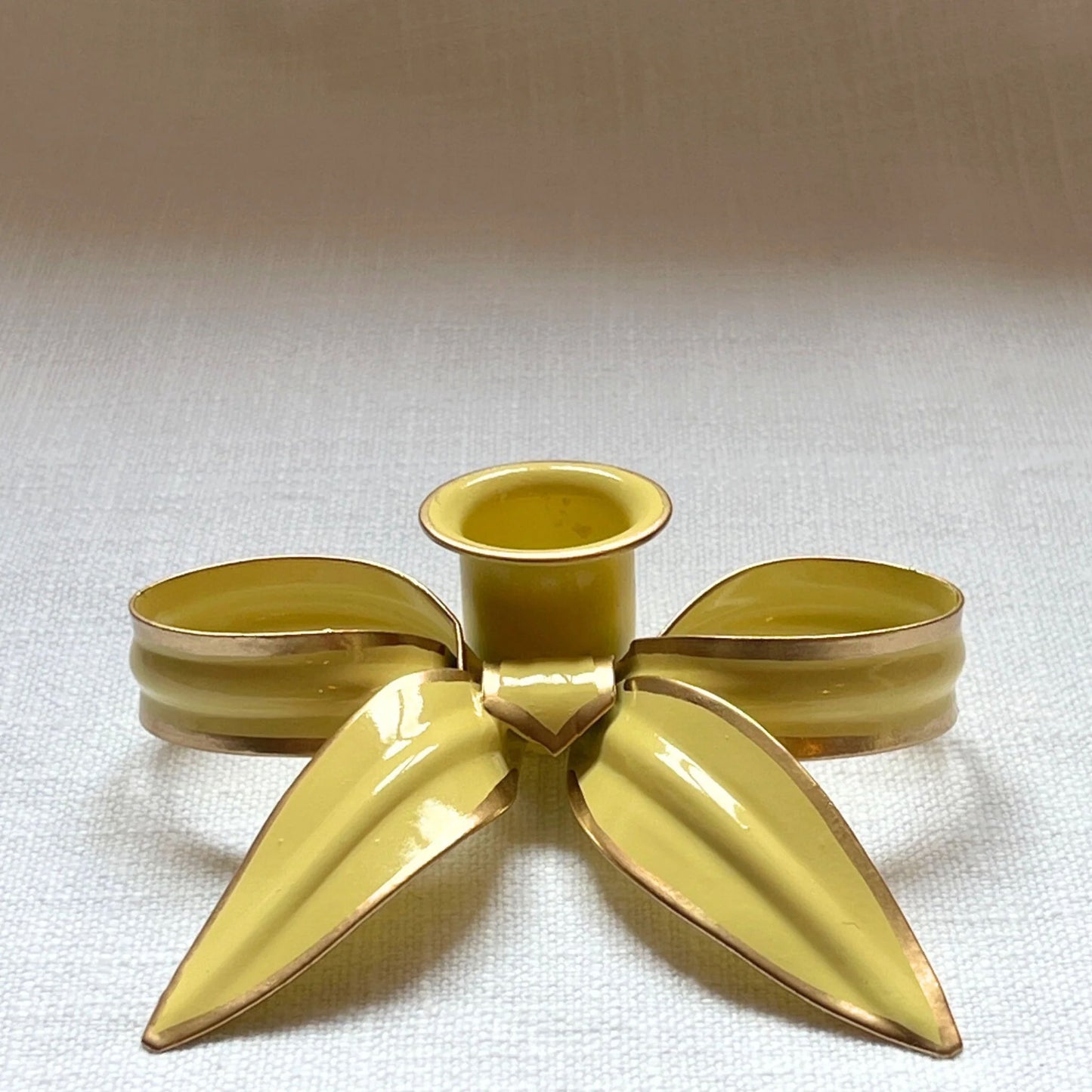 A Pair of Bow Candleholders - Soft Yellow