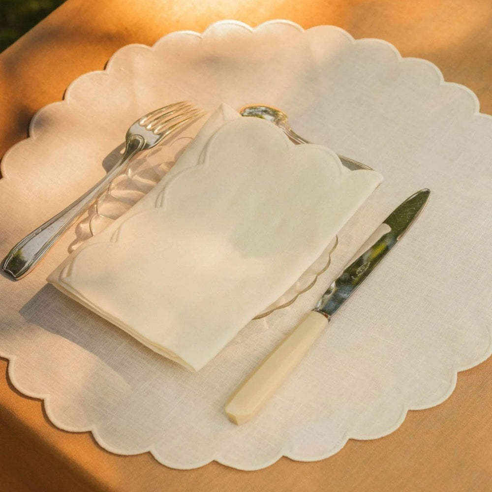 The White Linen Scalloped Napkins (Set of 2)