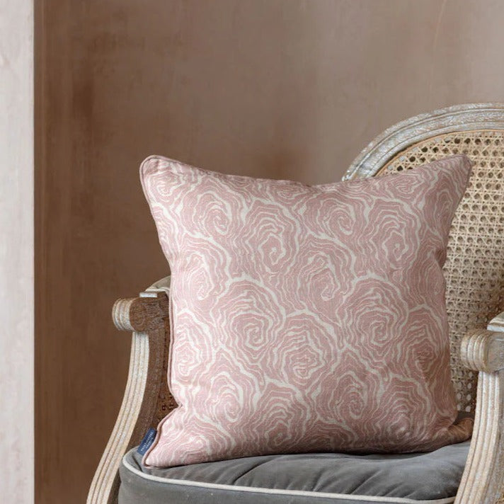 Oysters Venus Pink Cushion