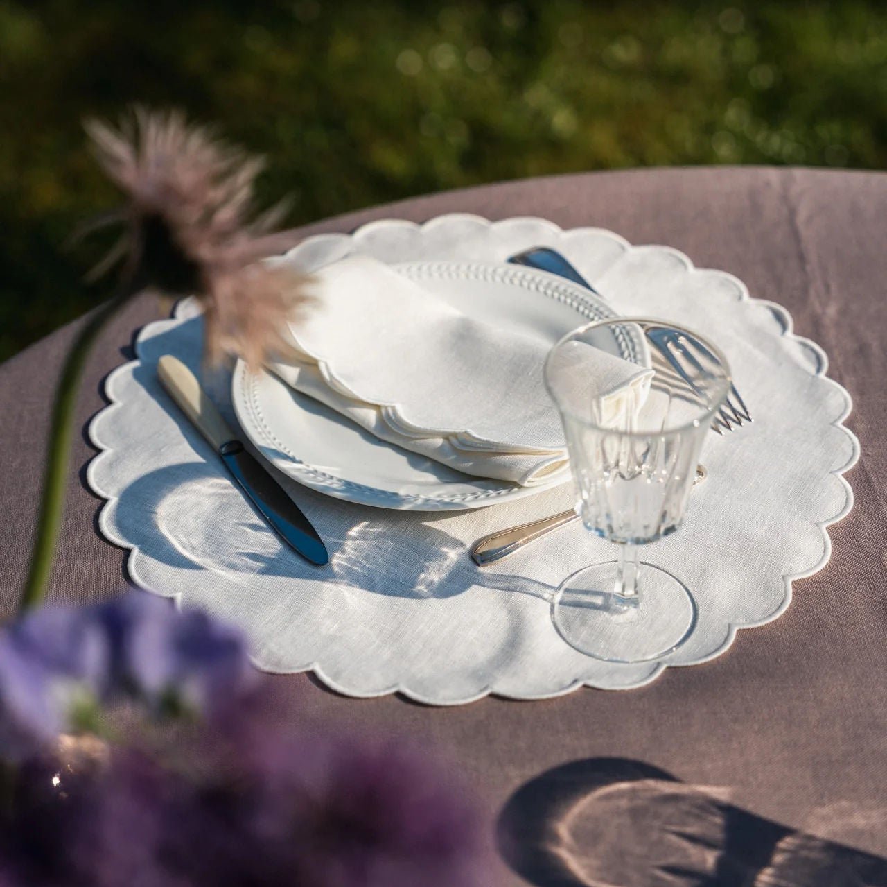 The White Linen Scalloped Round Placemats (Set of 2)