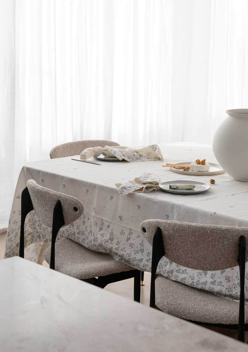 Zoe Floral Linen Tablecloth