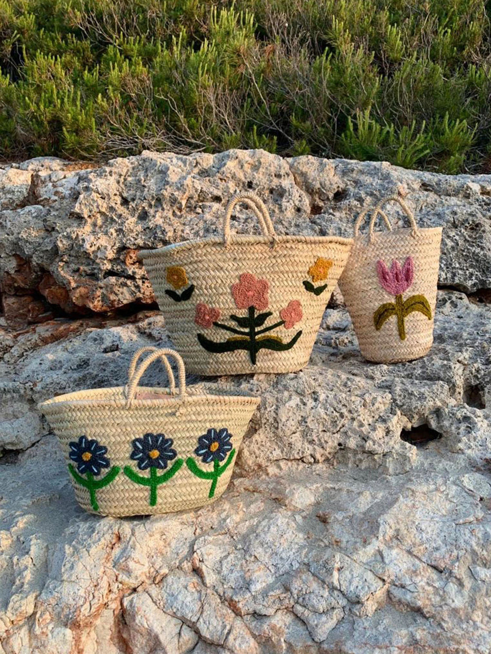 Hand Embroidered Market Basket, Daisy