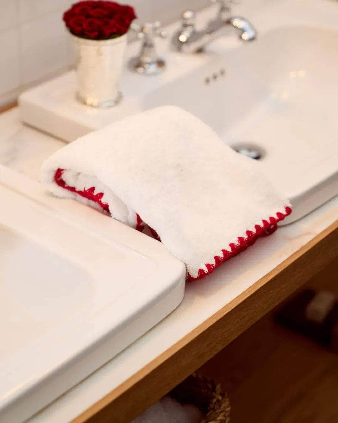 White and Red Shell Bath Towel