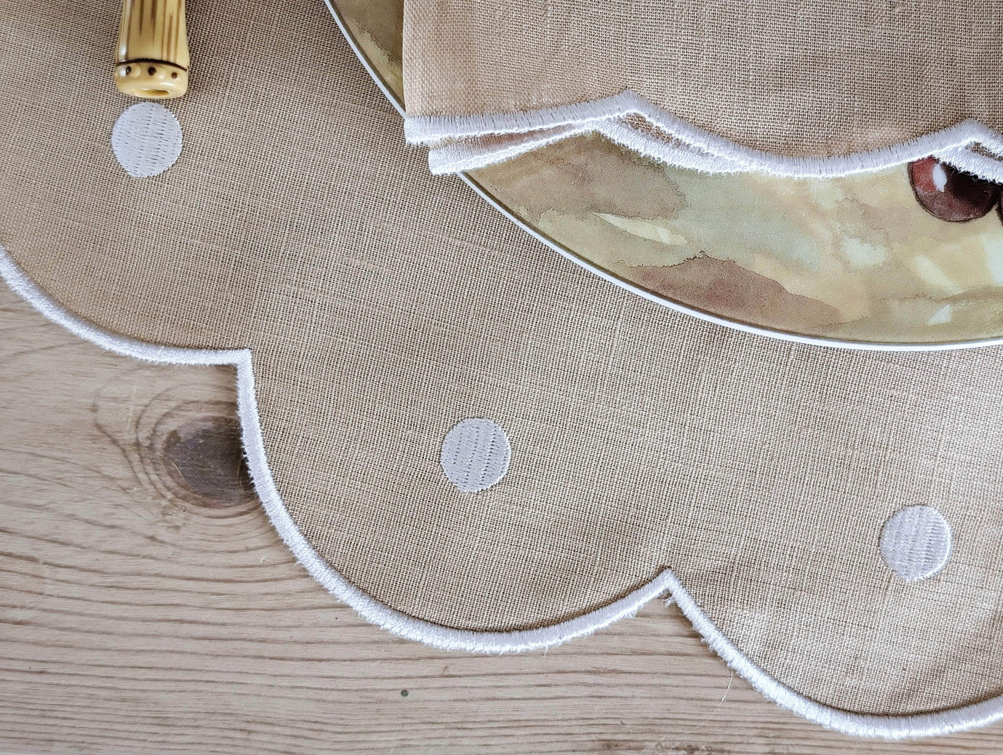 Capri- Beige Scalloped Linen Placemat and Napkin Set