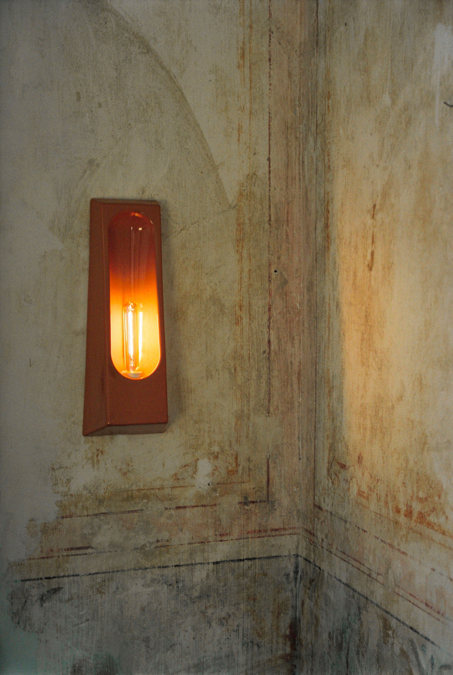 Alcove Carmin Wall Light - Violaine d'Harcourt