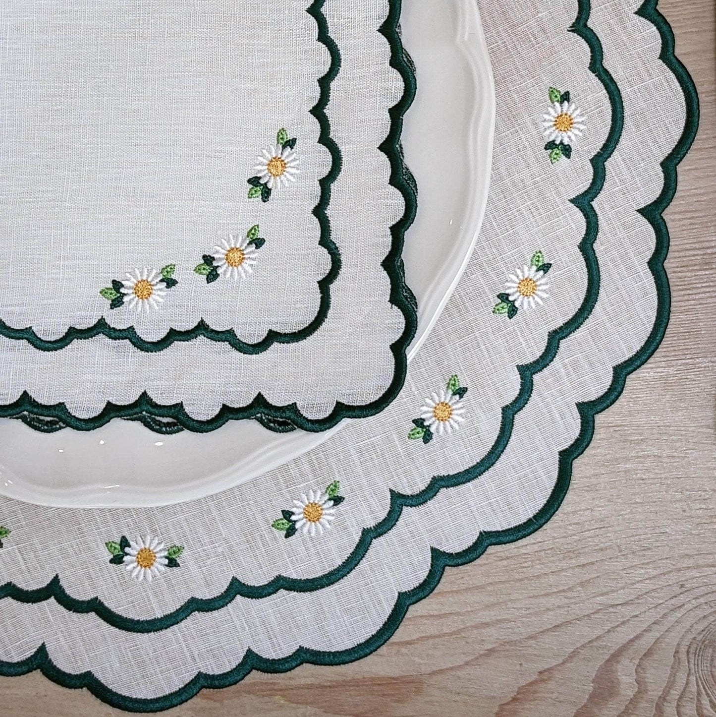 Camomille - White Linen Floral Embroidery Placemat and Napkin Set