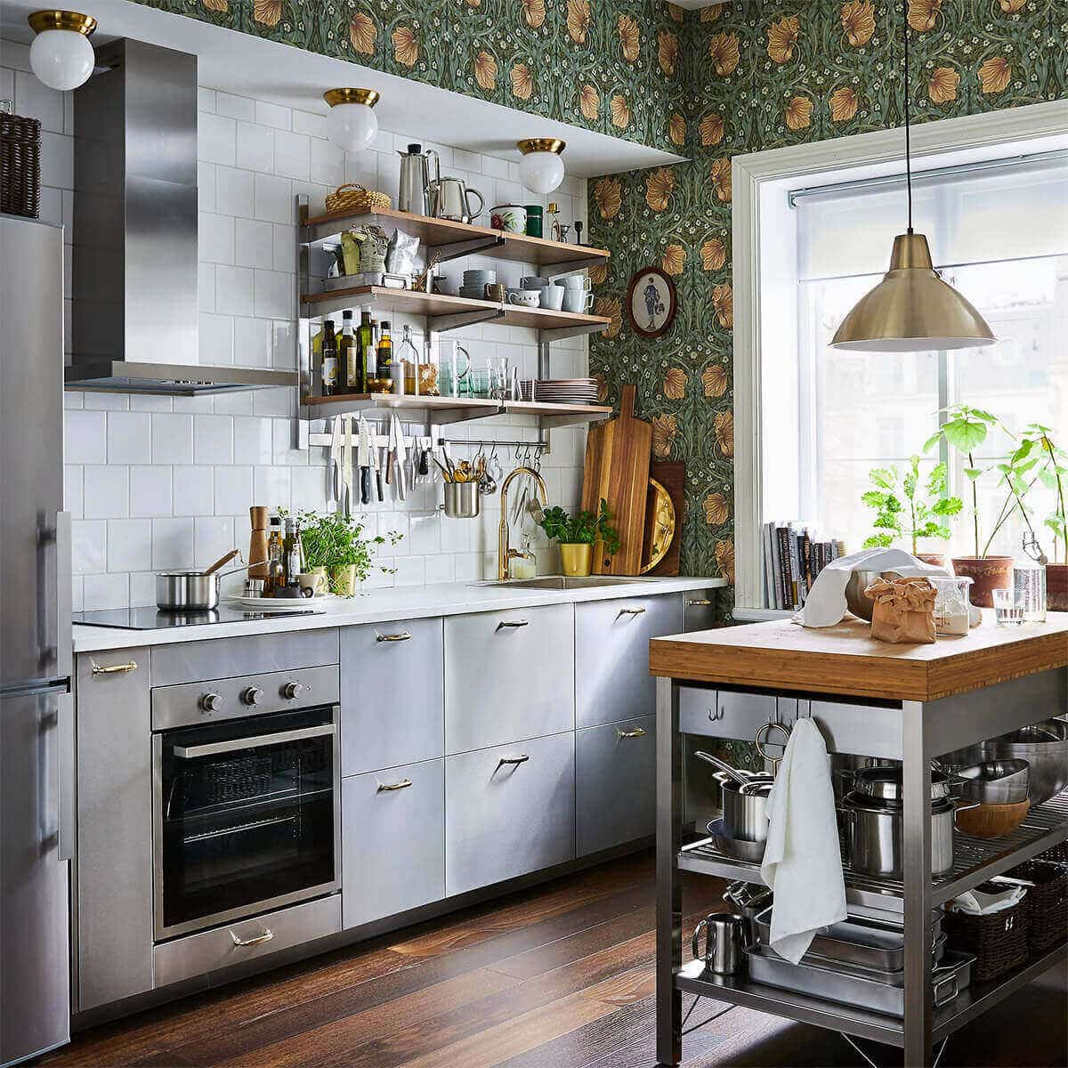 Decorating a Small, Tiny Kitchen in a Small Apartment