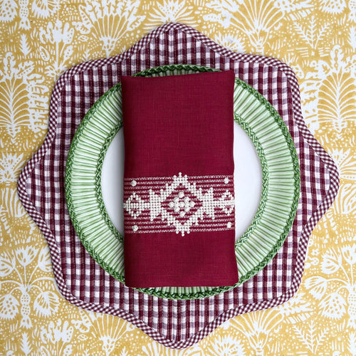 The Gingham Scallop Placemat - Burgundy And Navy