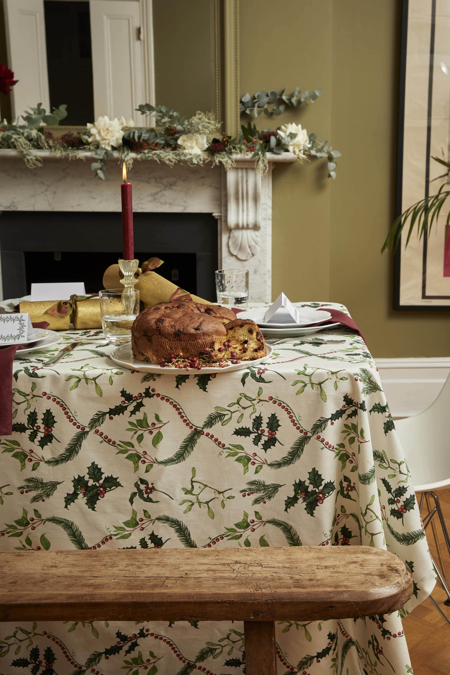 Holly & Mistletoe Tablecloth