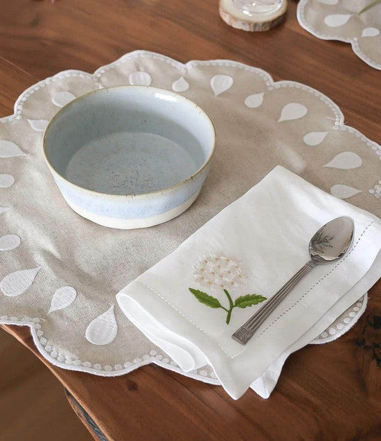 Drops Placemat, Beige with White