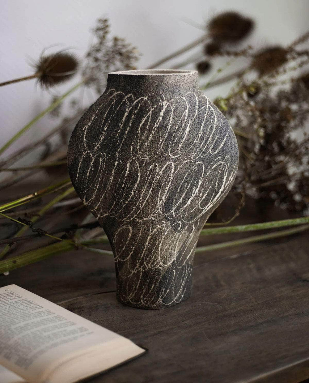 Ceramic Vase ‘Dal Negative Circles Black’